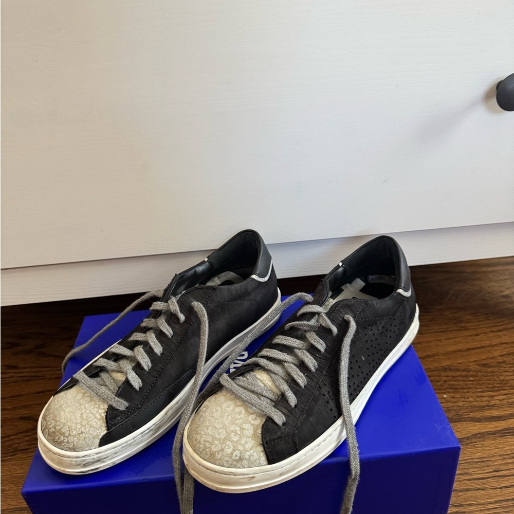 P448 Black Sneakers